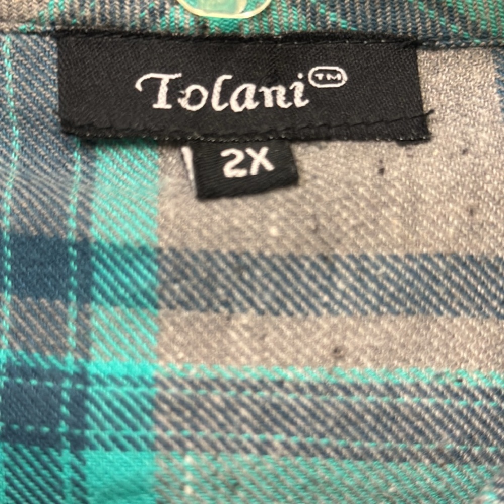 Plus size Tolani flannel long shirt - Picture 7 of 8